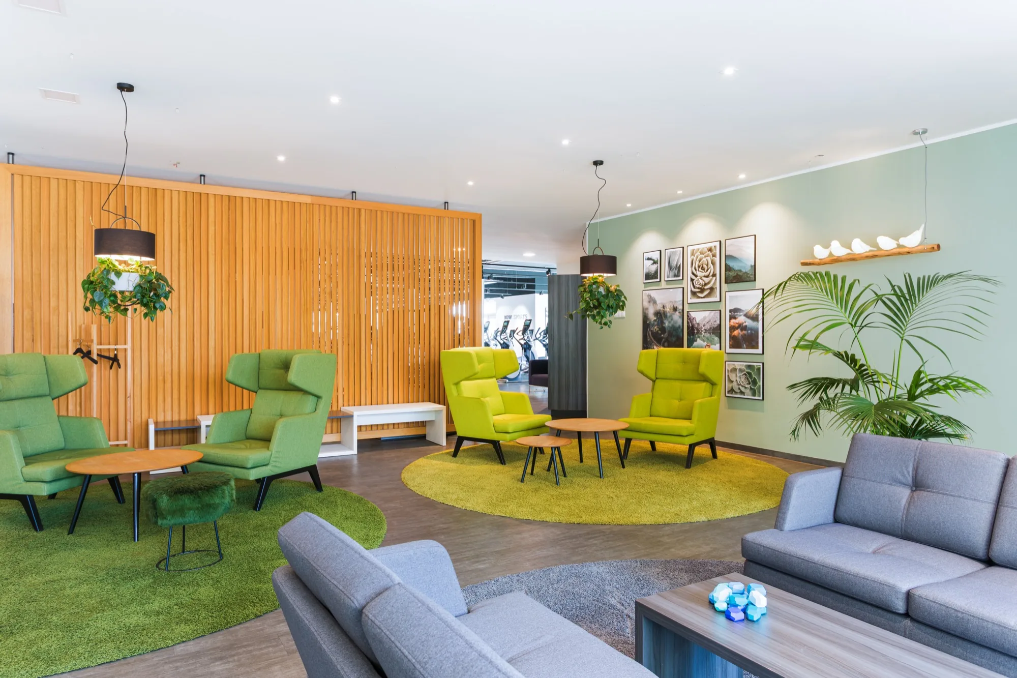 Lounge und Clubbereich bei NOW SPORTS